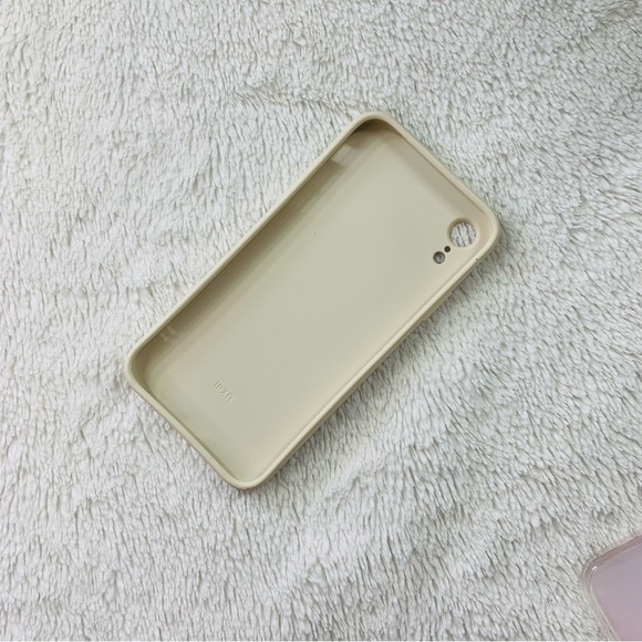 5/20$ Shein iPhone XR Tan Marble Phone Case 🤎 - Picture 4 of 5